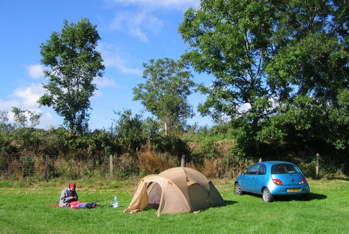 Laura op de camping in Cayres