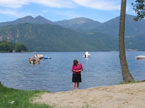 Laura aan het Lago d'Orta