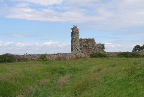the outer wall of Pevensey Castle