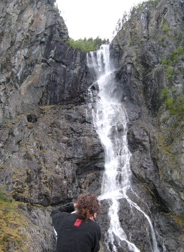 I photograph the waterfall